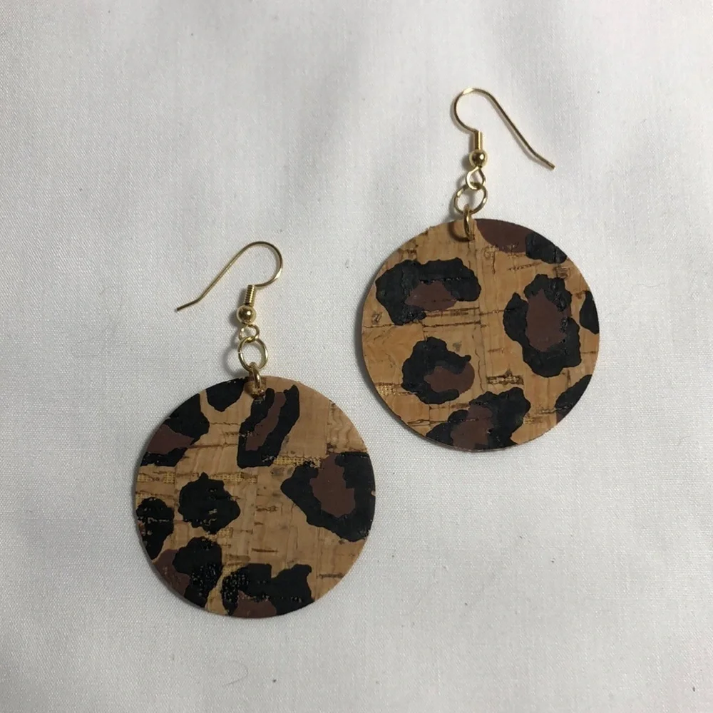 🐈‍ 3/$15 - Round cork leopard earrings new 1.5 inch.
